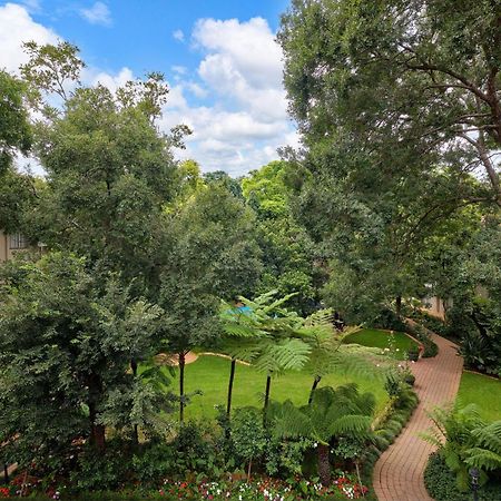 Protea Hotel By Marriott Johannesburg Balalaika Sandton Ngoại thất bức ảnh