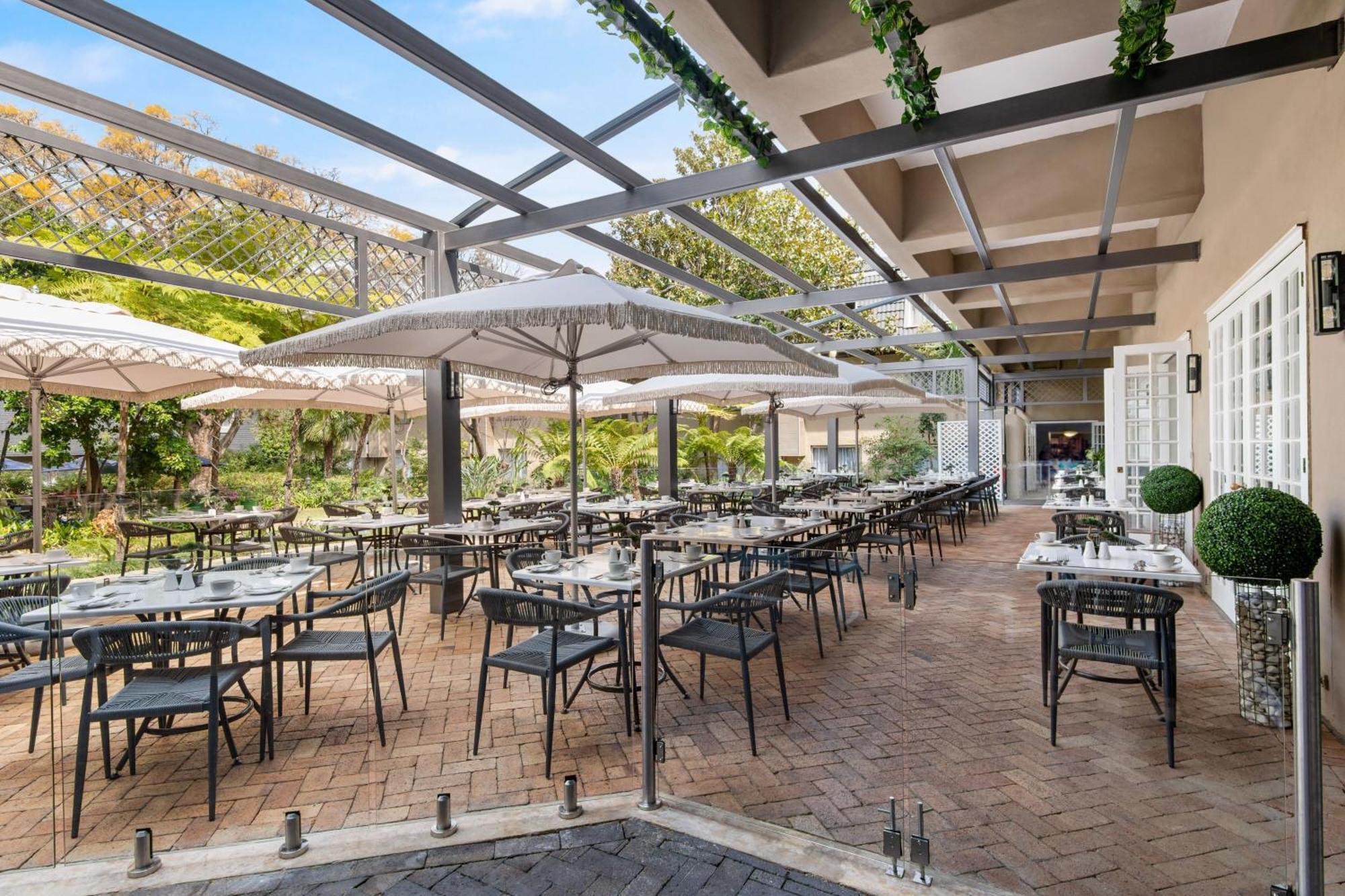 Protea Hotel By Marriott Johannesburg Balalaika Sandton Ngoại thất bức ảnh