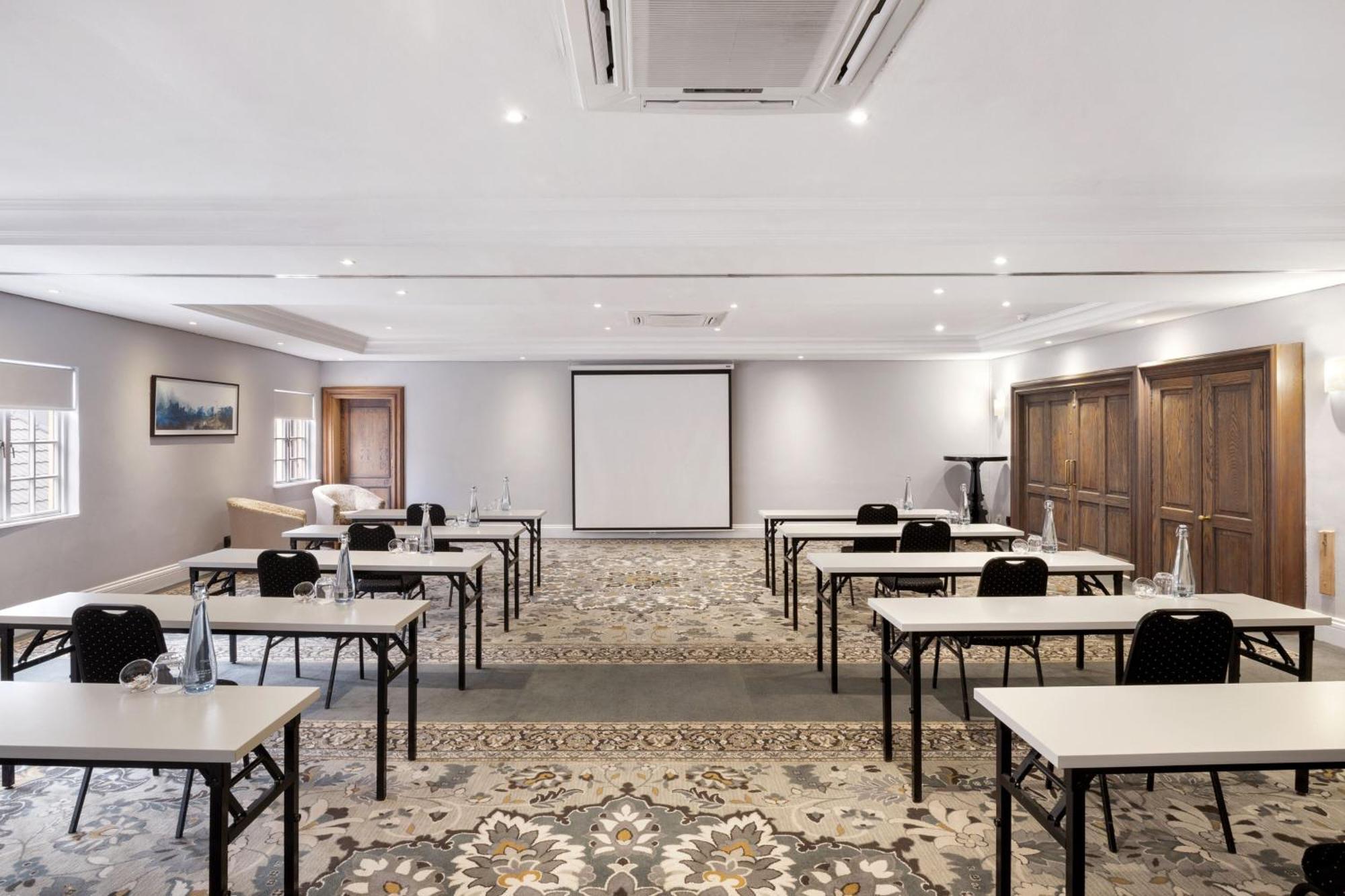 Protea Hotel By Marriott Johannesburg Balalaika Sandton Ngoại thất bức ảnh