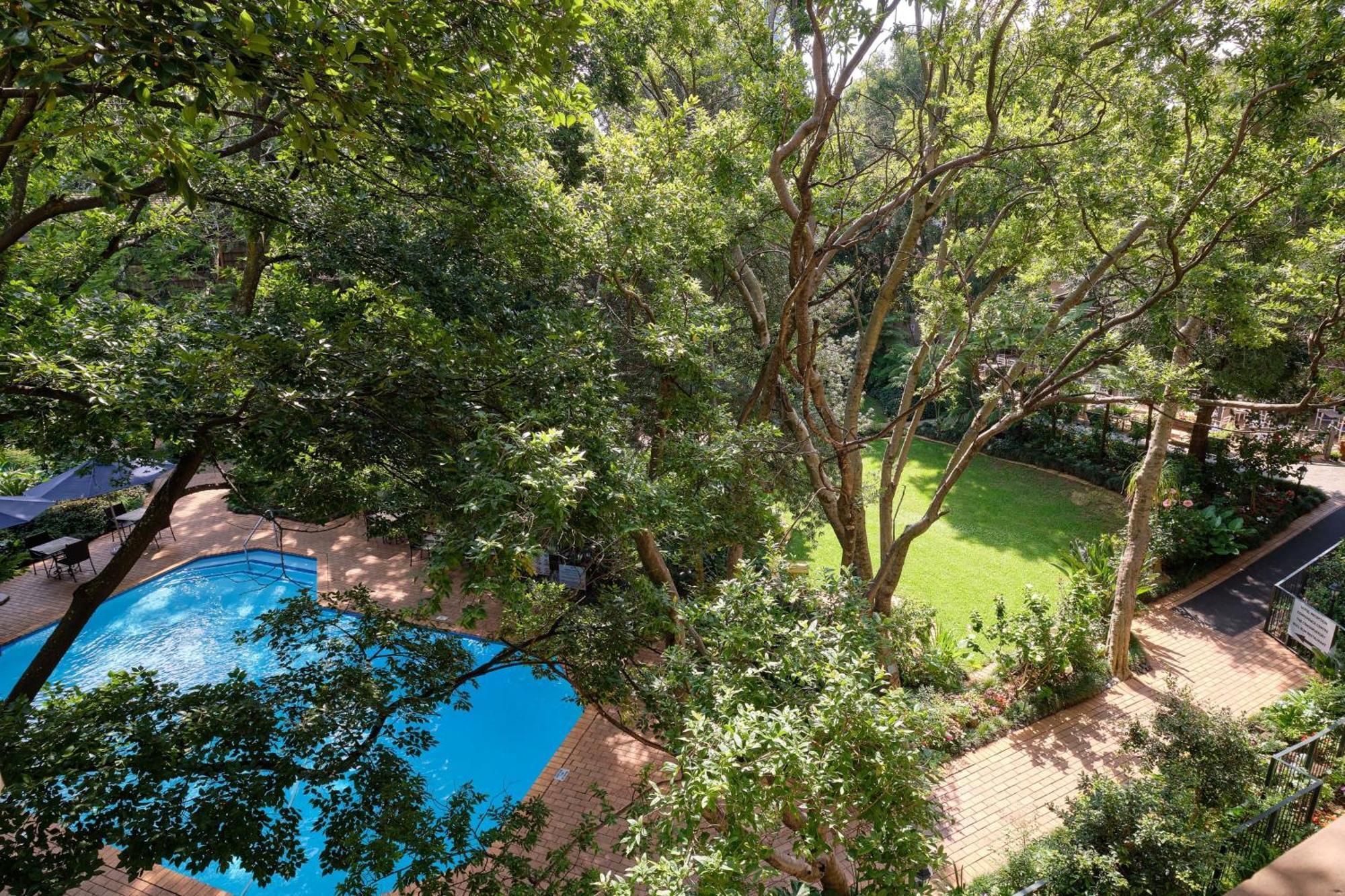Protea Hotel By Marriott Johannesburg Balalaika Sandton Ngoại thất bức ảnh