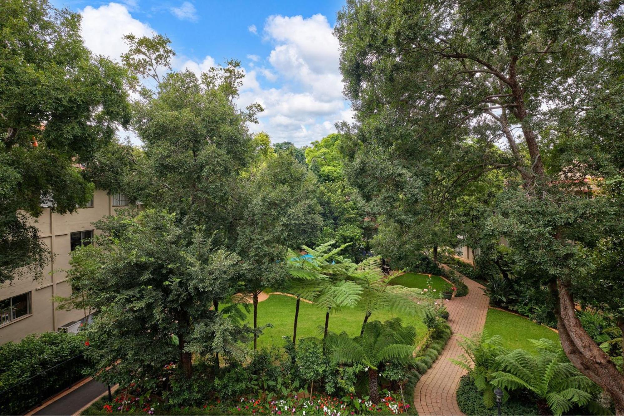 Protea Hotel By Marriott Johannesburg Balalaika Sandton Ngoại thất bức ảnh
